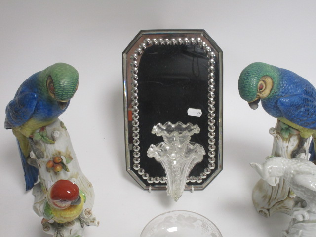 A small group of Continental glass and ceramics, including a pair of parrots, a blanc de chine - Image 5 of 7