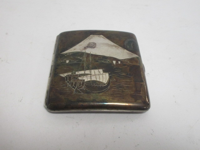 A Japanese silver and copper inlaid cigarette case, rectangular, enclosing a hinged compartment with - Image 3 of 3