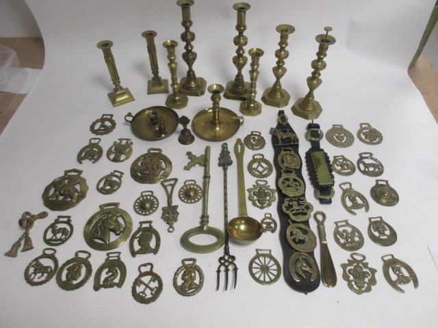 A novelty brass key, length 34cm, together with a quantity of other collectable brasswares including