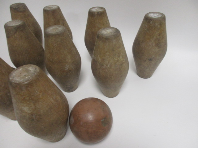A set of nine early 20th Century turned wooden skittles, together with two balls (11) - Image 3 of 6