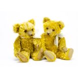 ’Pinky and Perky’ two Moritz Pappe frosted yellow mohair musical teddy bears, the better example