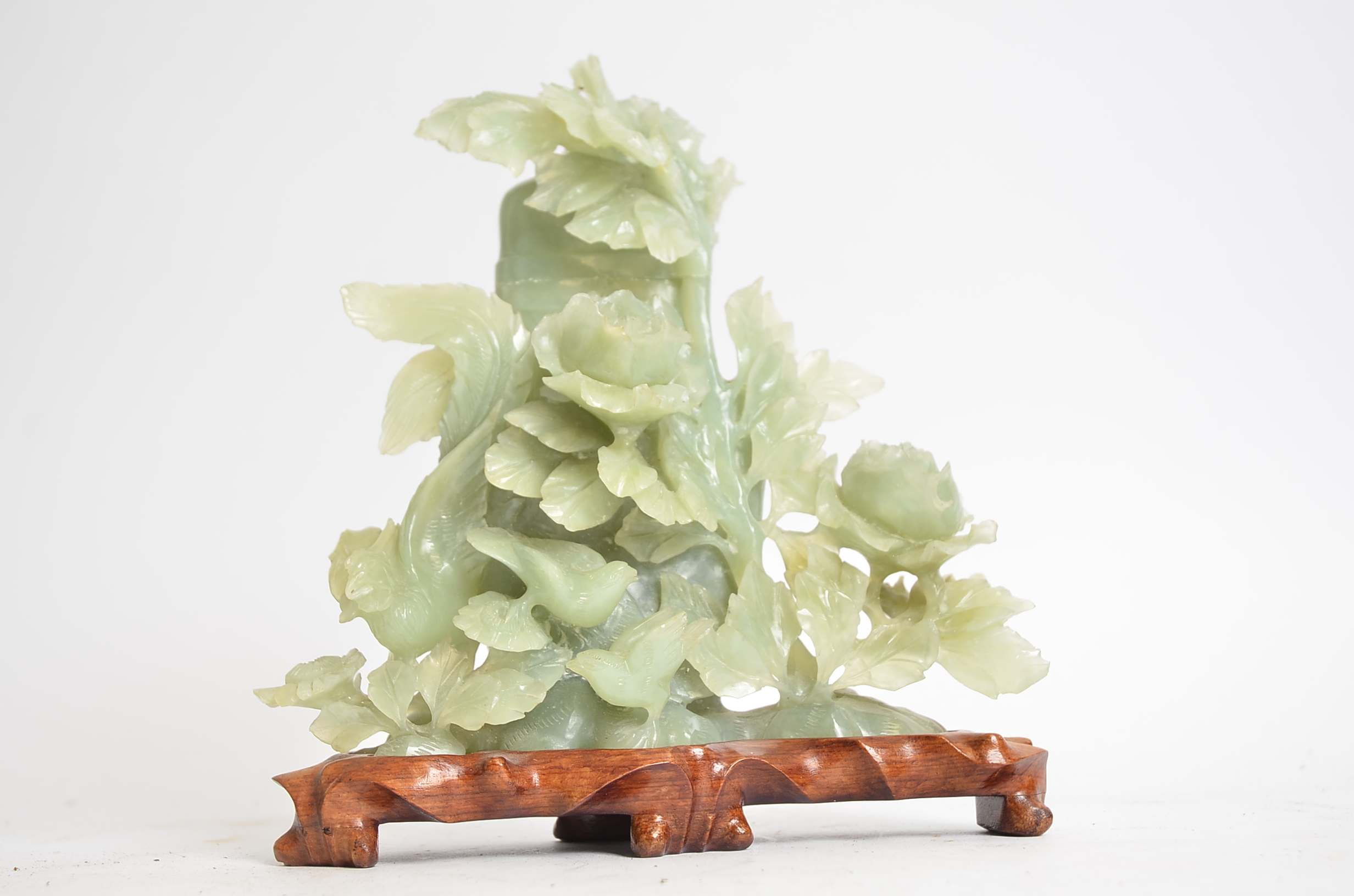 A Chinese 'New Jade' bowenite serpentine rose and exotic bird vase and cover, height 24cm - Image 2 of 2