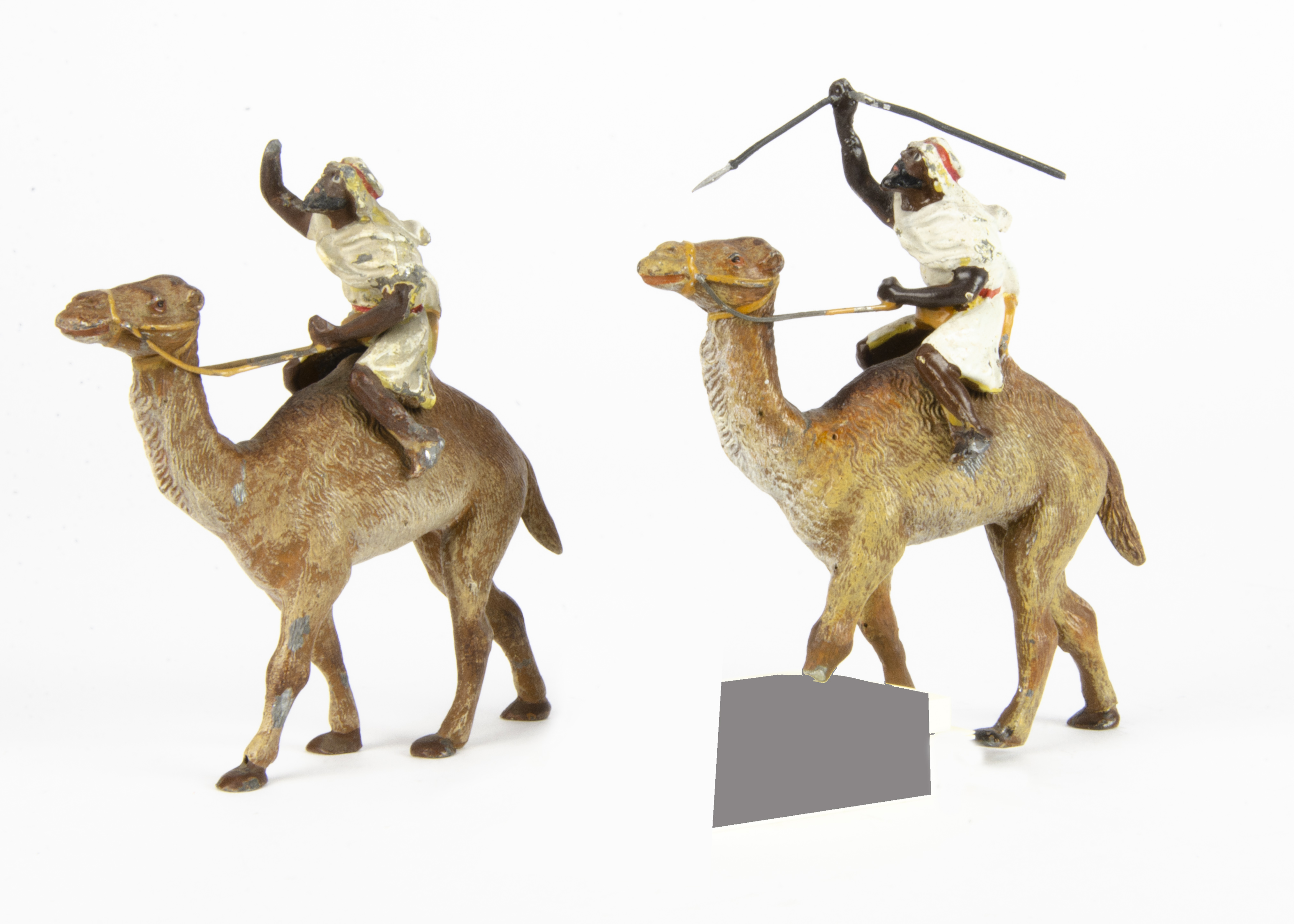 Heyde Arab Warriors on camels, 60mm scale figures, overall height 115mm not including arms, one - Image 2 of 2