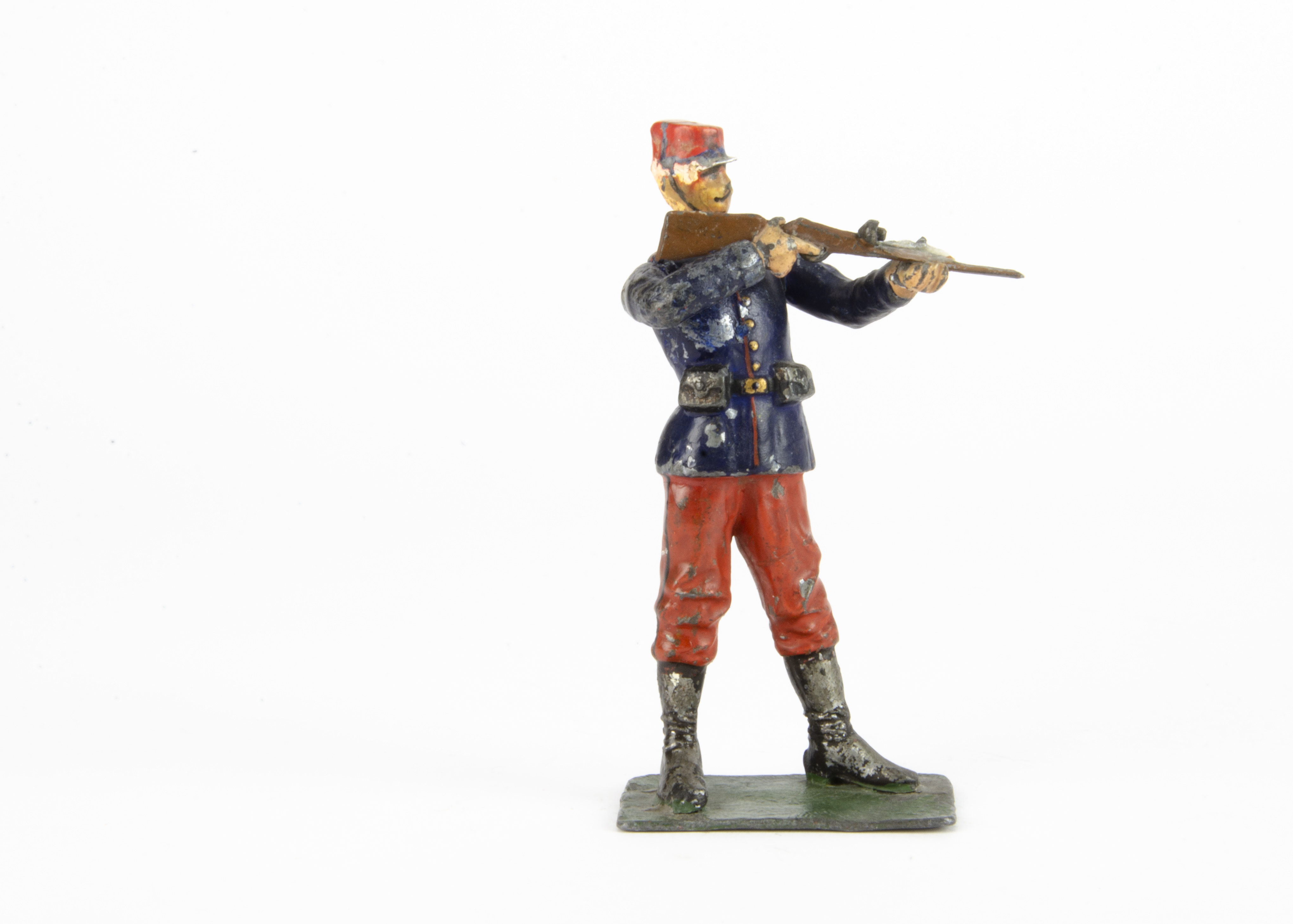 Heyde 116mm high shooting figure of a 19th Century French infantryman, not working, head seems to be