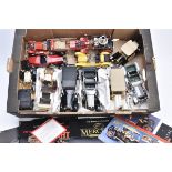 Franklin Mint 1:24 Scale Vintage Cars and Fire Engines, an unboxed group comprising 1910 Cadillac