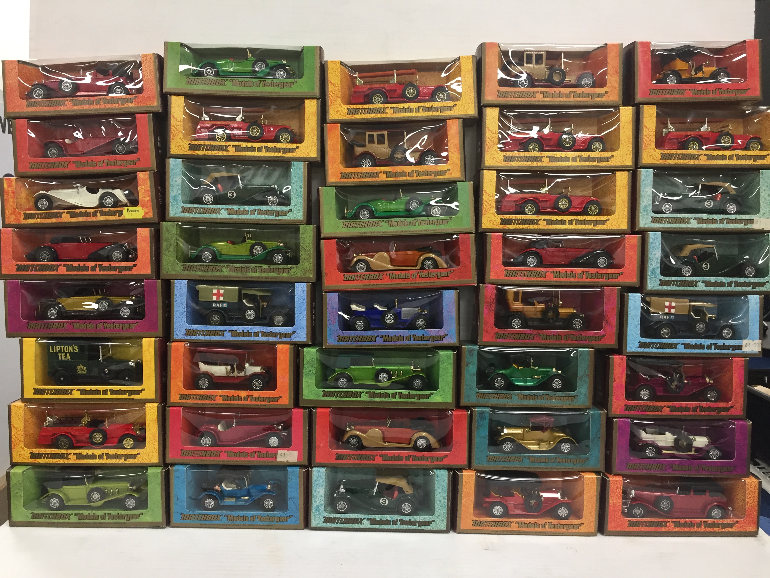 Matchbox Models of Yesteryear and Lledo Days Gone, a boxed collection of vintage private and - Image 2 of 2