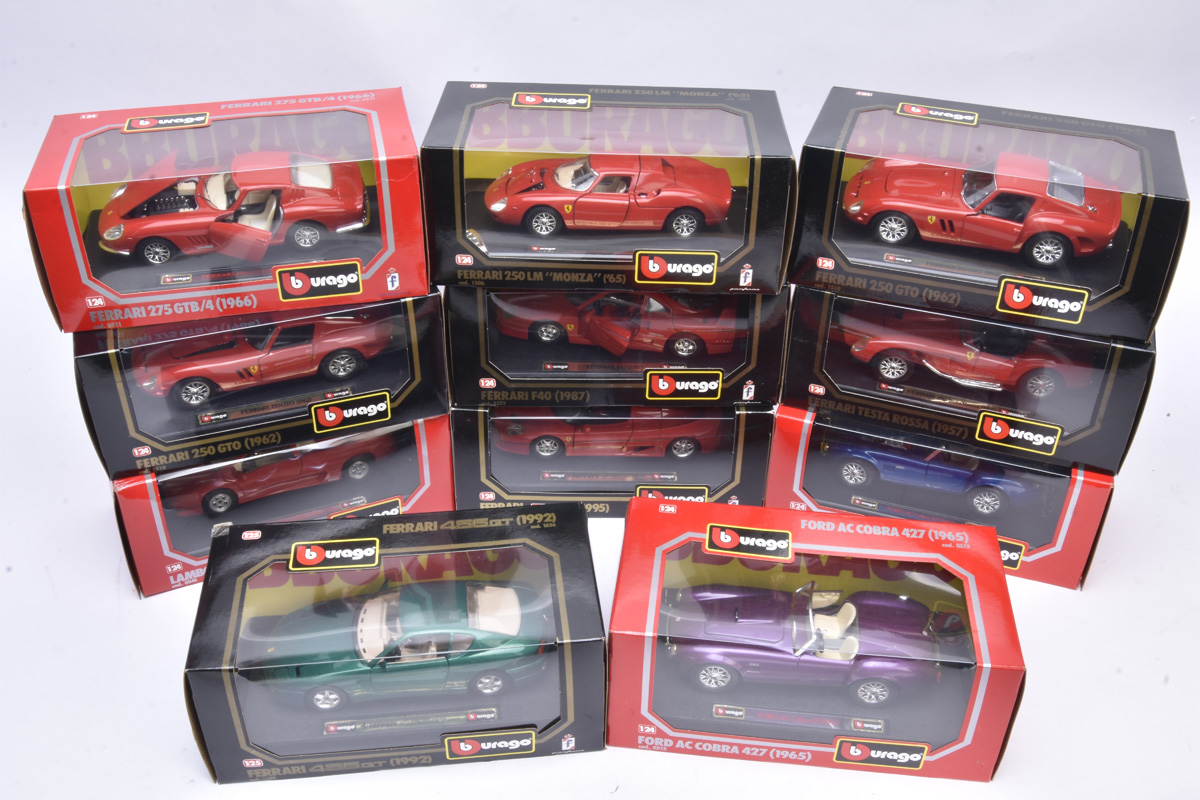 1:24 Scale Ferrari Cobras and Lamborghini by Burago, a boxed group comprising 1532 F40, 1552 F50,