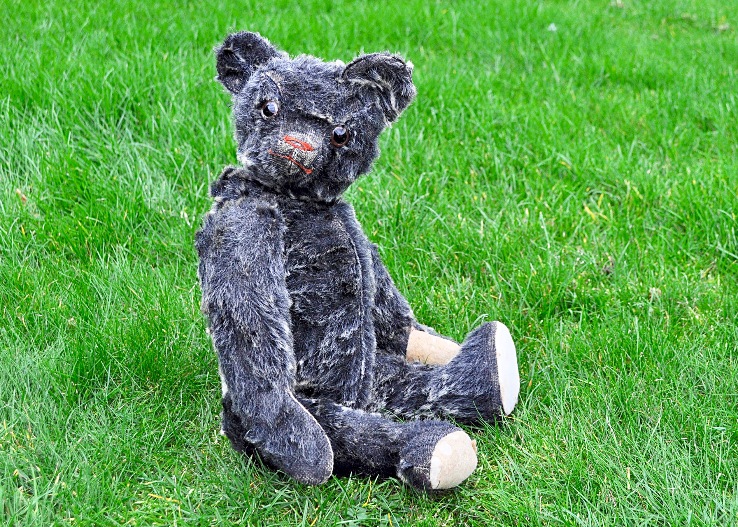 Othello a rare British United Toy Manufacturing Co Ltd Omega teddy bear with rare frosted black