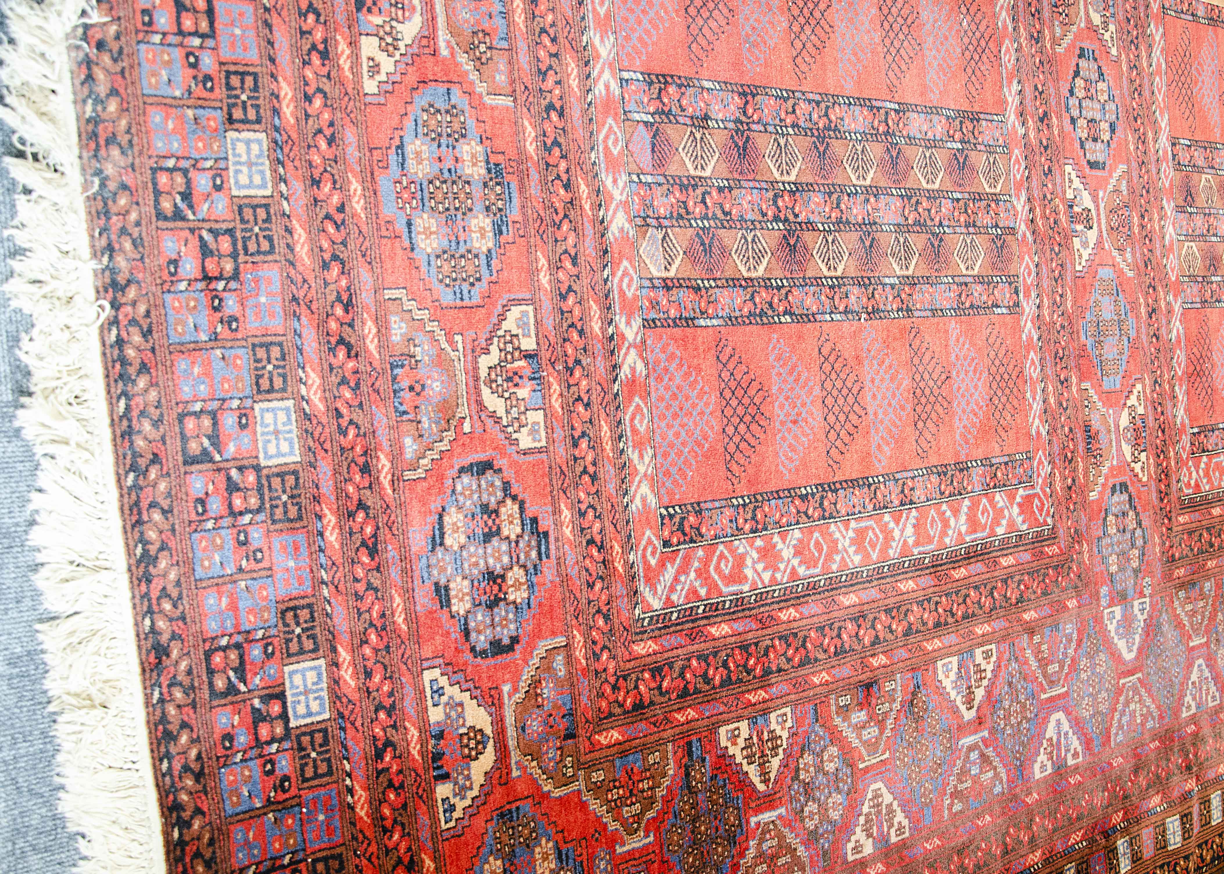 A large contemporary Mossoul Belgian woollen rug in Persian style, rectangular rug with central - Image 2 of 2