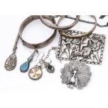 A quantity of silver jewellery, including a filigree edelweiss flower brooch, a simulated lapis