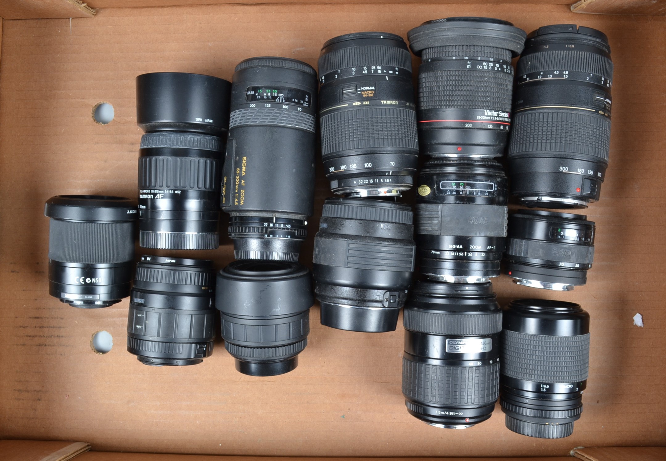 A Tray of AF Zoom Lenses, various mounts, manufacturers include Sigma, Tamron, Vivitar, and other