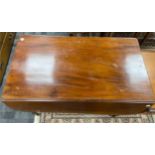 A Georgian mahogany Pembroke table, reeded top with rounded corners, single drawer to one end,