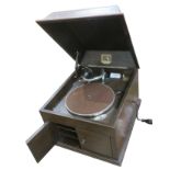 A table grand gramophone, HMV Model 109, in oak case with No 4 soundbox (working, in good