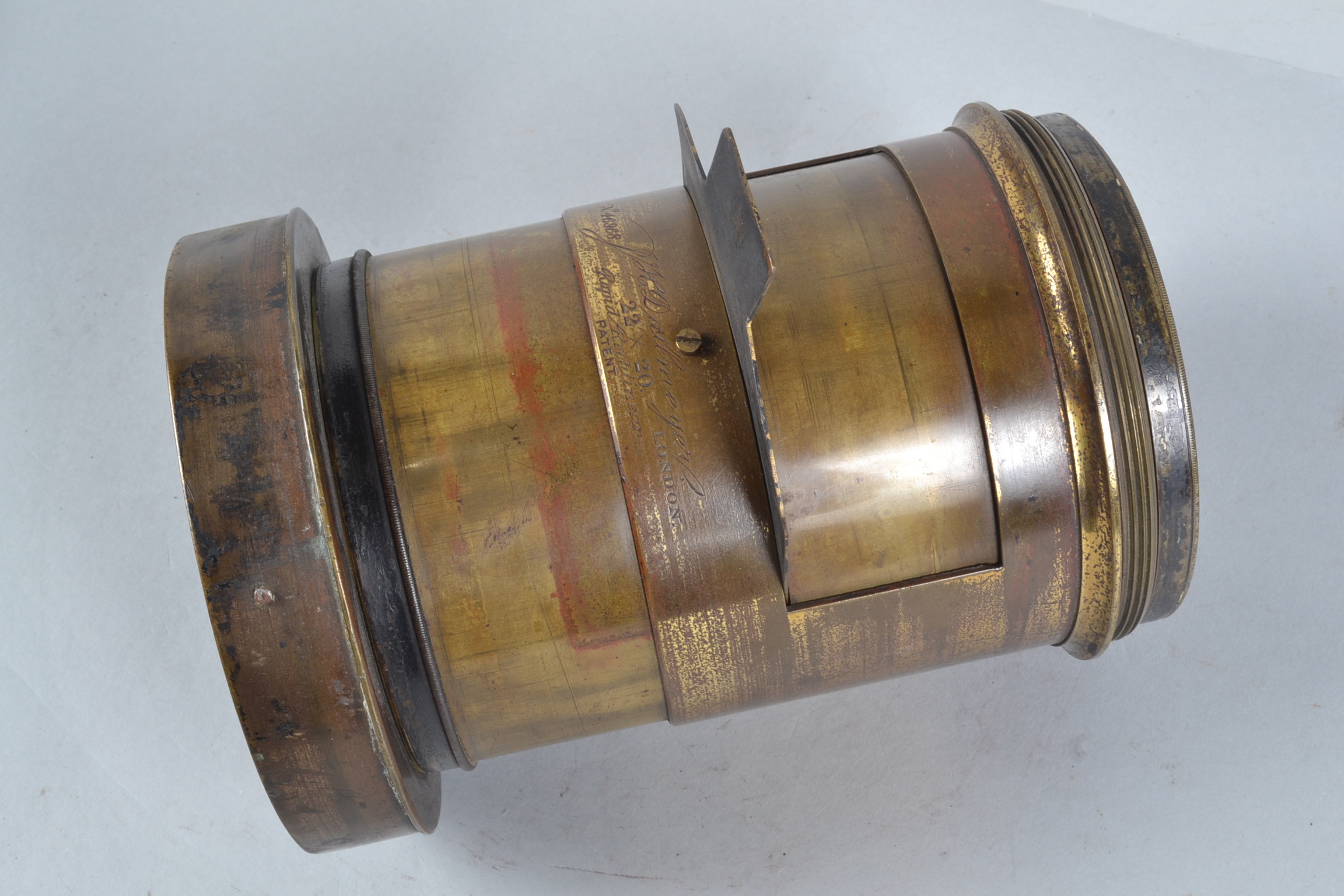 A J.H. Dallmeyer 22 x 20 Rapid Rectilinear Brass Lens, serial no 46968, circa 1890, focal length - Image 2 of 3