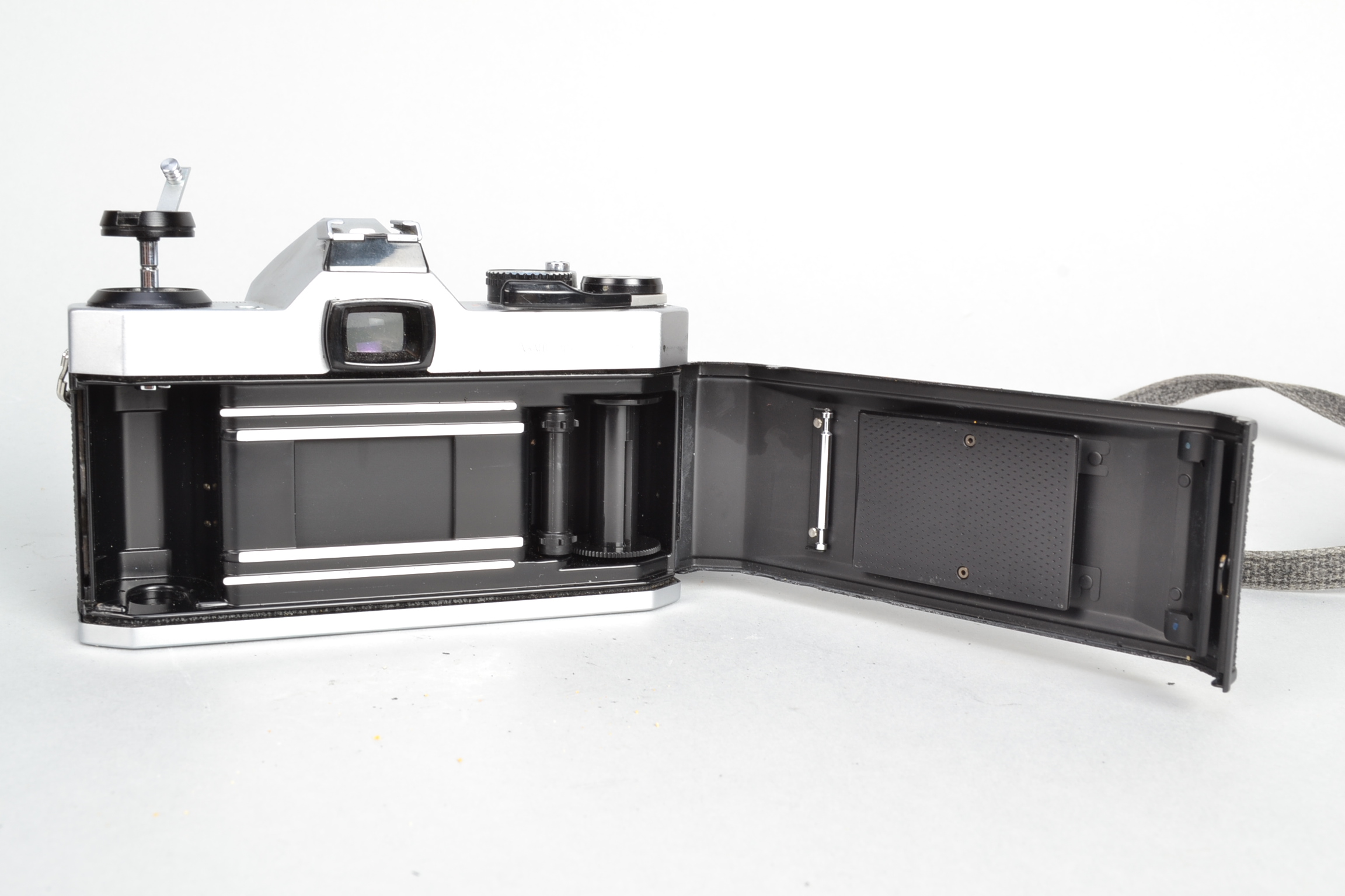 An Asahi Pentax K1000 Camera, serial no 7560381, shutter working, meter responsive, body G, light - Image 6 of 7