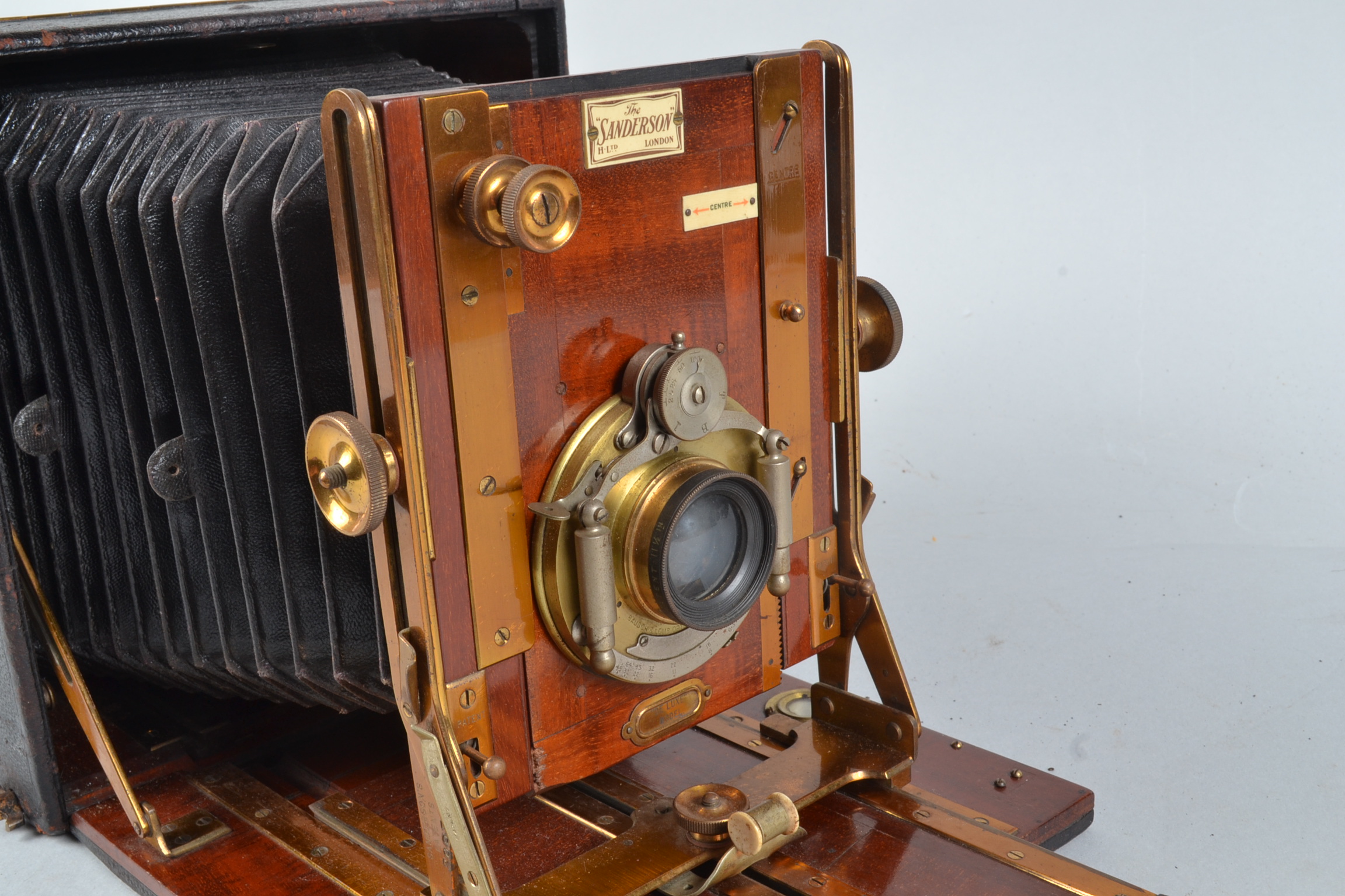 A Sanderson De Luxe Hand and Stand Camera, 6½ x 4¾in, made by Houghtons Ltd, serial no 20035, - Image 4 of 5