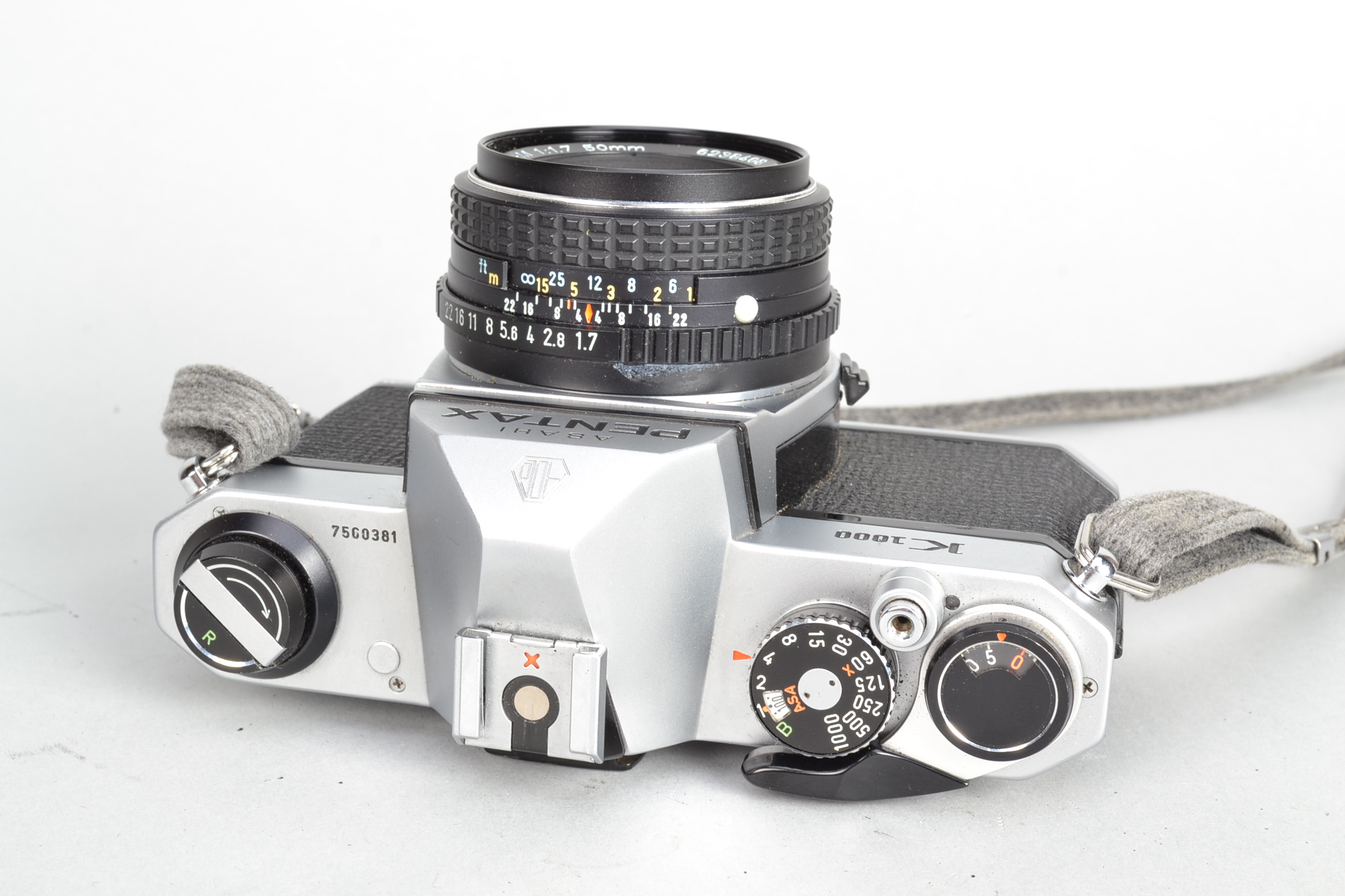An Asahi Pentax K1000 Camera, serial no 7560381, shutter working, meter responsive, body G, light - Image 3 of 7