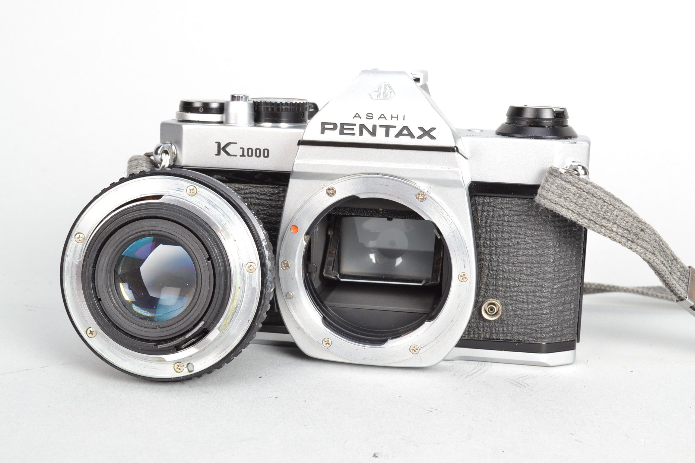 An Asahi Pentax K1000 Camera, serial no 7560381, shutter working, meter responsive, body G, light - Image 2 of 7