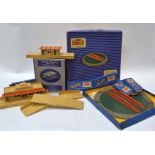 Hornby-Dublo 00 Gauge 3-Rail Buildings Track and Controllers, Through Station and Island Platform