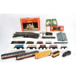 Hornby 00 Gauge R539 Evening Star Super Freight Goods Set and various additional locomotives and