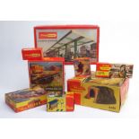Tri-ang and Tri-ang Hornby Picture Box Accessories, Tri-ang, R264 Grand Suspension Bridge, appears