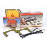 Hornby 00 Gauge Buildings and Bridges and Accessories, R278 The Bell Inn (unmade), in original