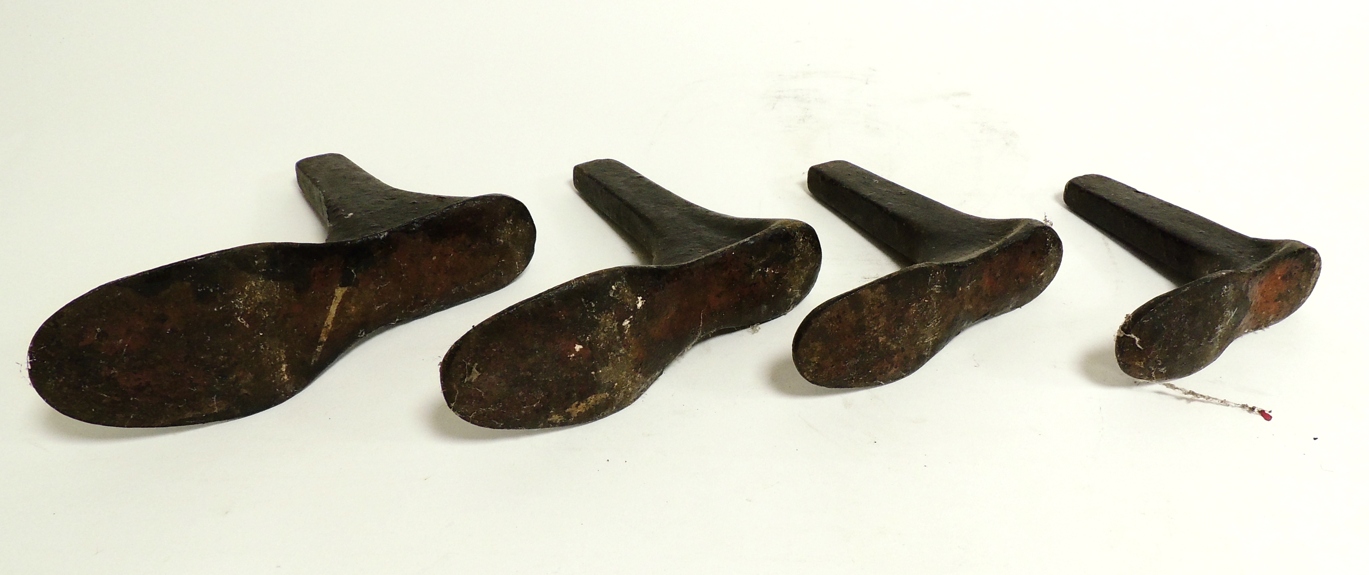 Four cast iron shoe lasts, in graduated sizes, possibly from a cobblers, the largest 23cm (4) - Image 4 of 4