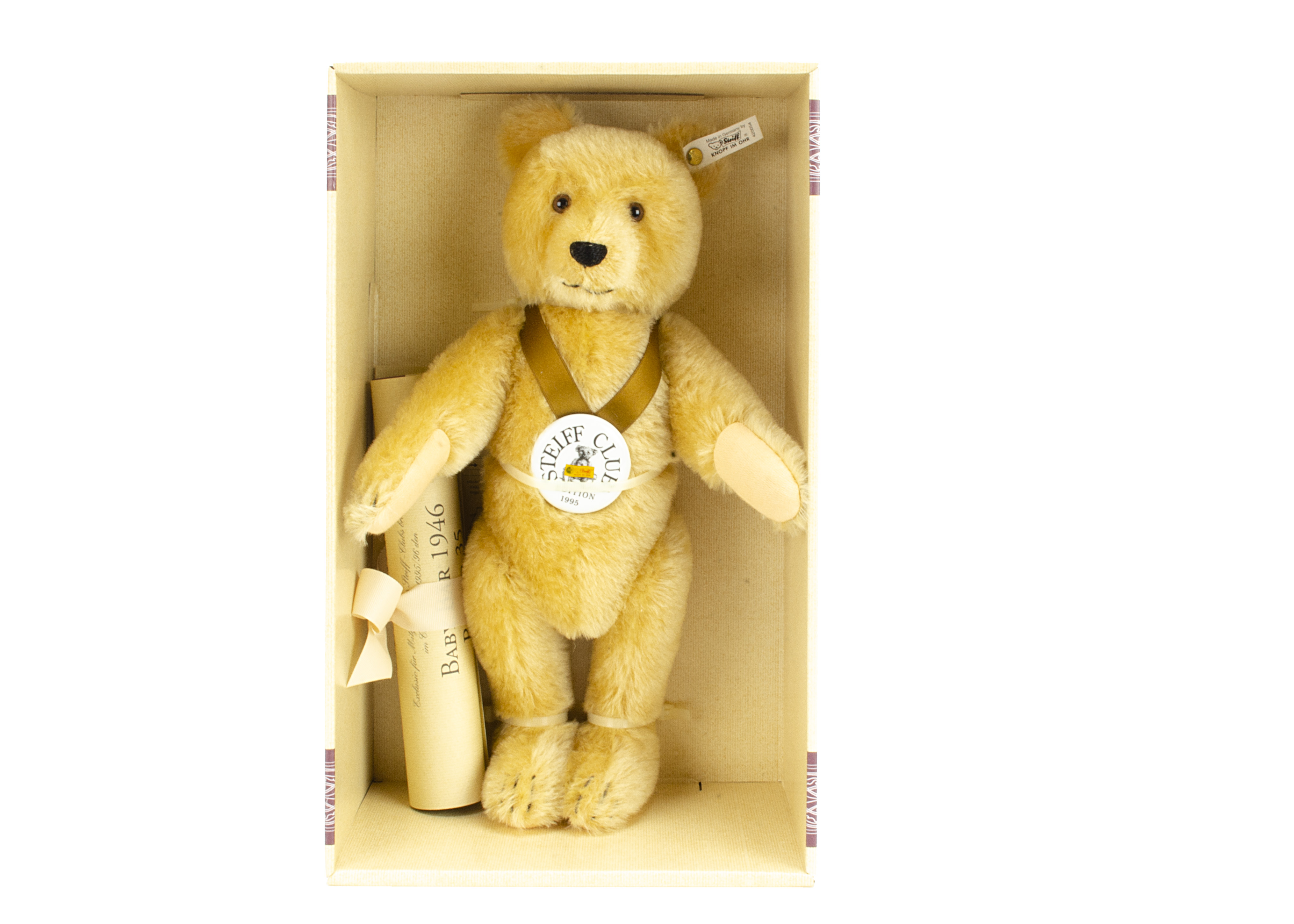 A Steiff Club Edition 1995/96 Baby Bear 1946, 9931 for the year, in original box with certificate