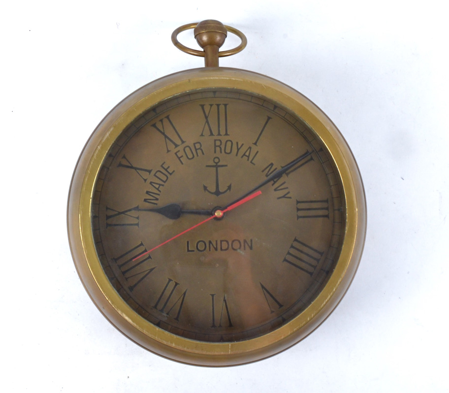 An oversized Brass hanging clock in the form of a pocket watch, with faces to both sides, each - Bild 2 aus 3