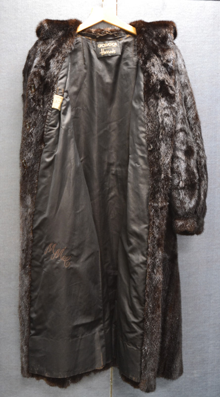 A lady's vintage mink three quarter length fur coat made exclusively for Harrods by Grosvenor of - Image 6 of 6