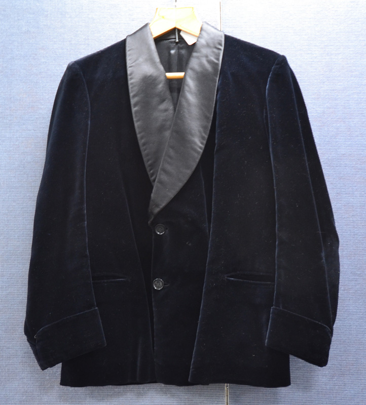A gentleman's grey cotton tailcoat, with cream lining and matching waistcoat and trousers, a black