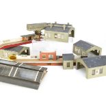 Trix TTR 00 Gauge early post-war Wooden Buildings, Engine Shed, Carriage Sheds (3), Overhanging