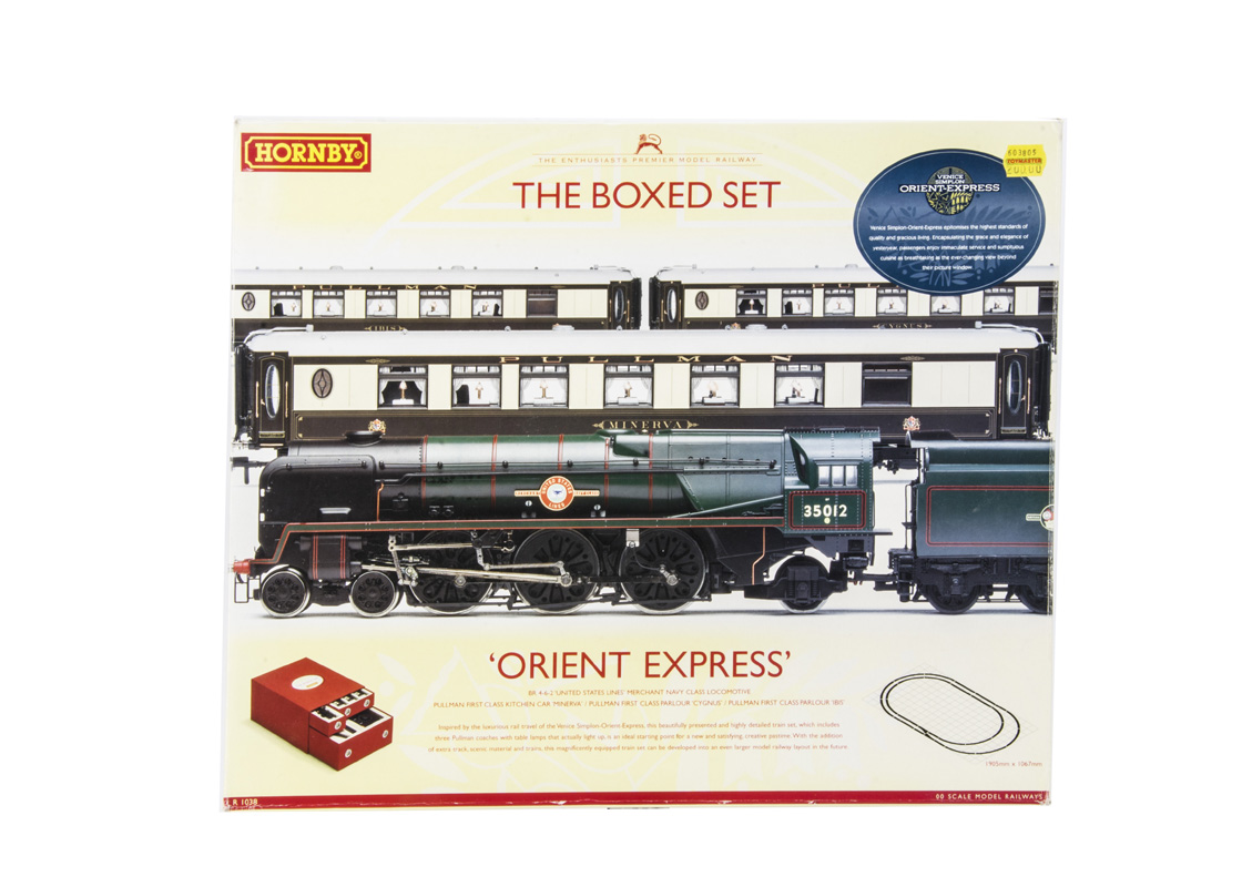 Hornby 00 Gauge R1038 'The Orient Express' Boxed Set, comprising BR green 'United States Line'