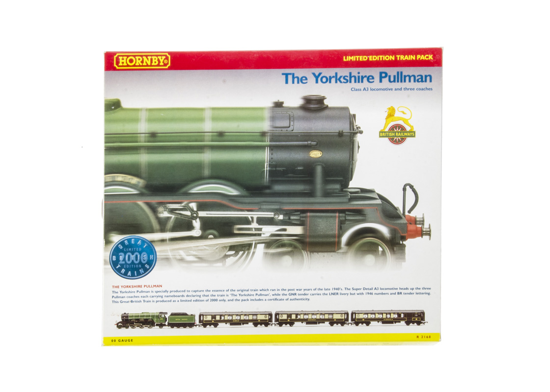 Hornby 00 Gauge Great British Trains R2168 The Yorkshire Pullman Limited Edition Train Pack,