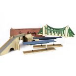 French Hornby 0 Gauge Démontables wooden Bridges and Island Platforms, a 'Viaduc' bridge in green