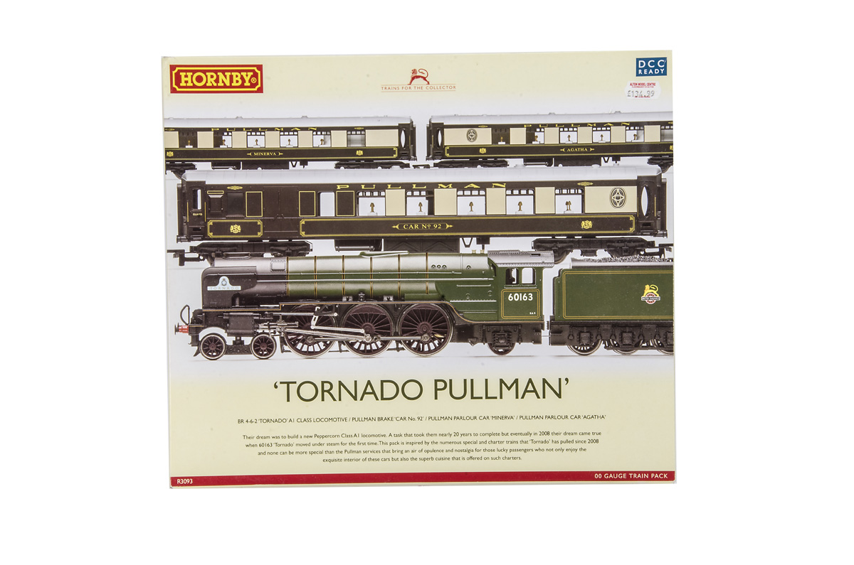 Hornby 00 Gauge Trains for the Collector R3093 Tornado Pullman Train Pack, comprising BR green '