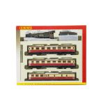 Hornby 00 Gauge Matched Train Series R2024 Western Region Express Passenger Train Pack, comprising