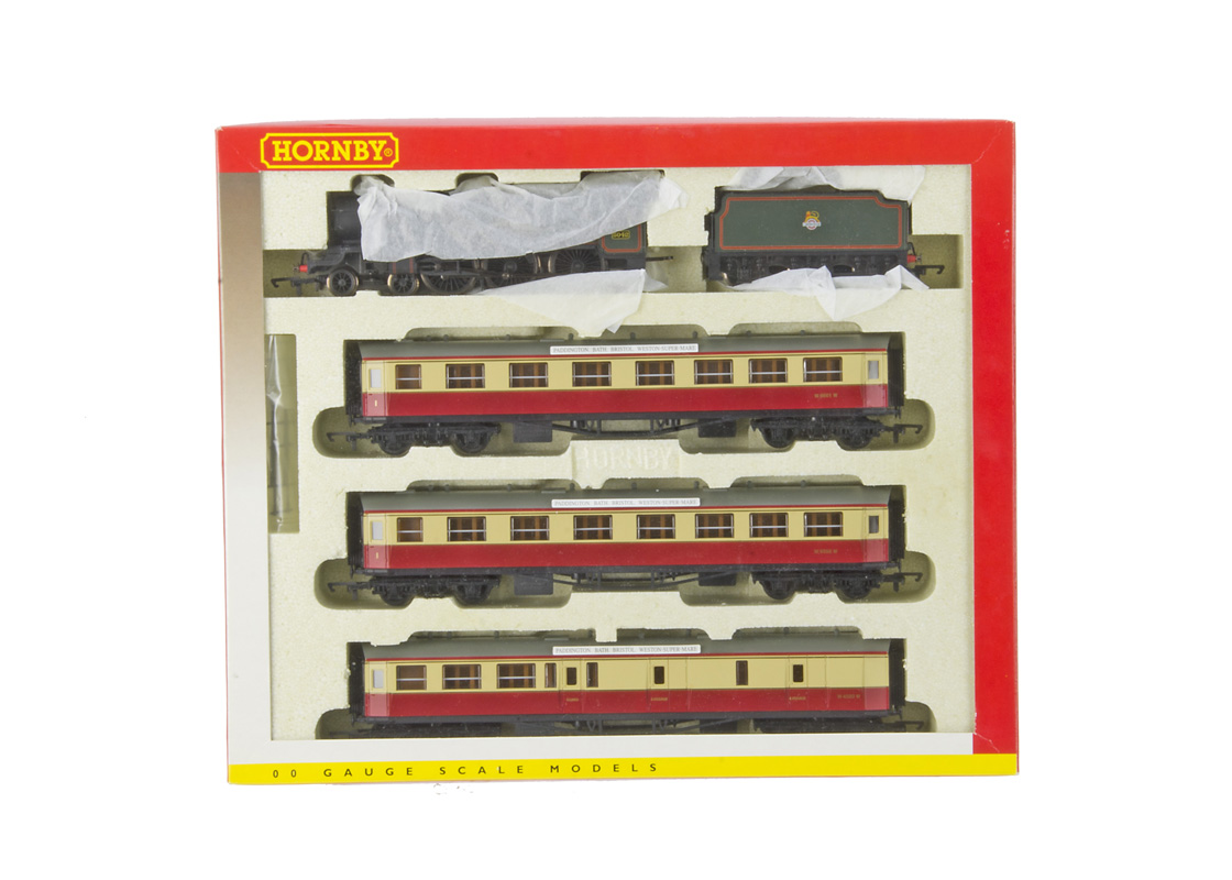 Hornby 00 Gauge Matched Train Series R2024 Western Region Express Passenger Train Pack, comprising