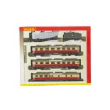 Hornby 00 Gauge Matched Train Series R2024 Western Region Express Passenger Train Pack, comprising