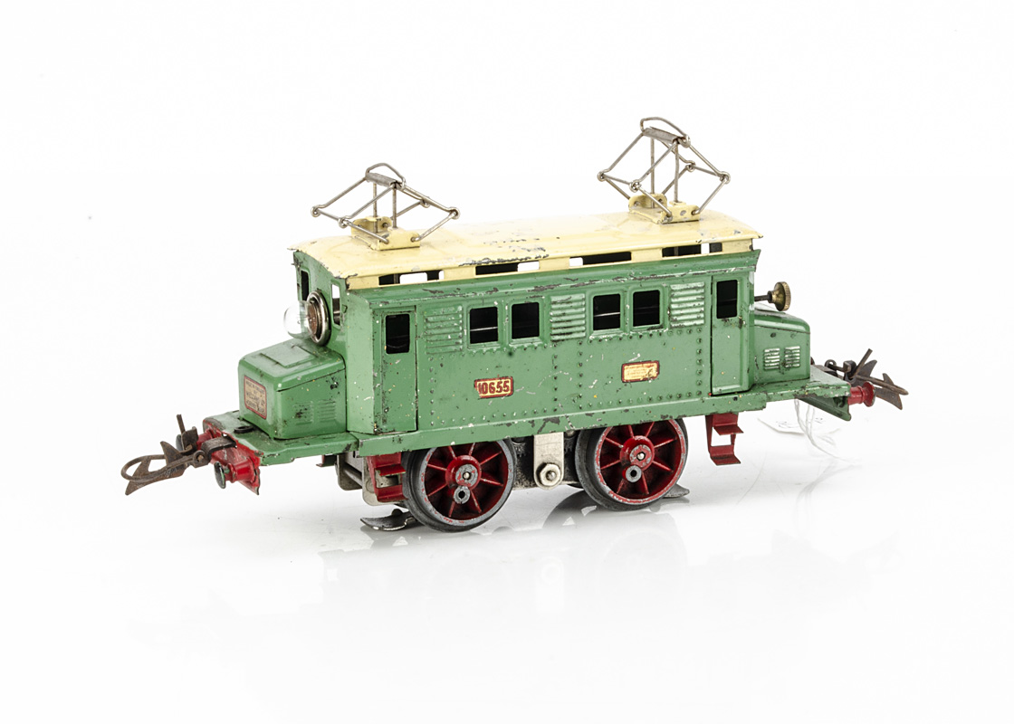 An uncommon French Hornby 0 Gauge LE120 20-volt AC electric model in light green with cream roof,