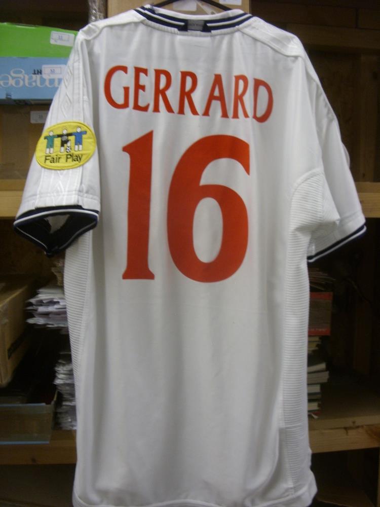 ENGLAND, 2000, European Championships, white home football shirt, No. 16 to front and No. 16 Gerrard