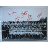 MANCHESTER UTD 1975 B/w 16 x 12 photo of the players posing for a squad photo at Old Trafford