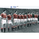 KEN MORGANS Colorized 12 x 8 Photo of Man United’s Busby Babes lining up shoulder to shoulder for