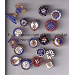 GLASGOW RANGERS Nineteen metal badges from the 1970's onwards. Good