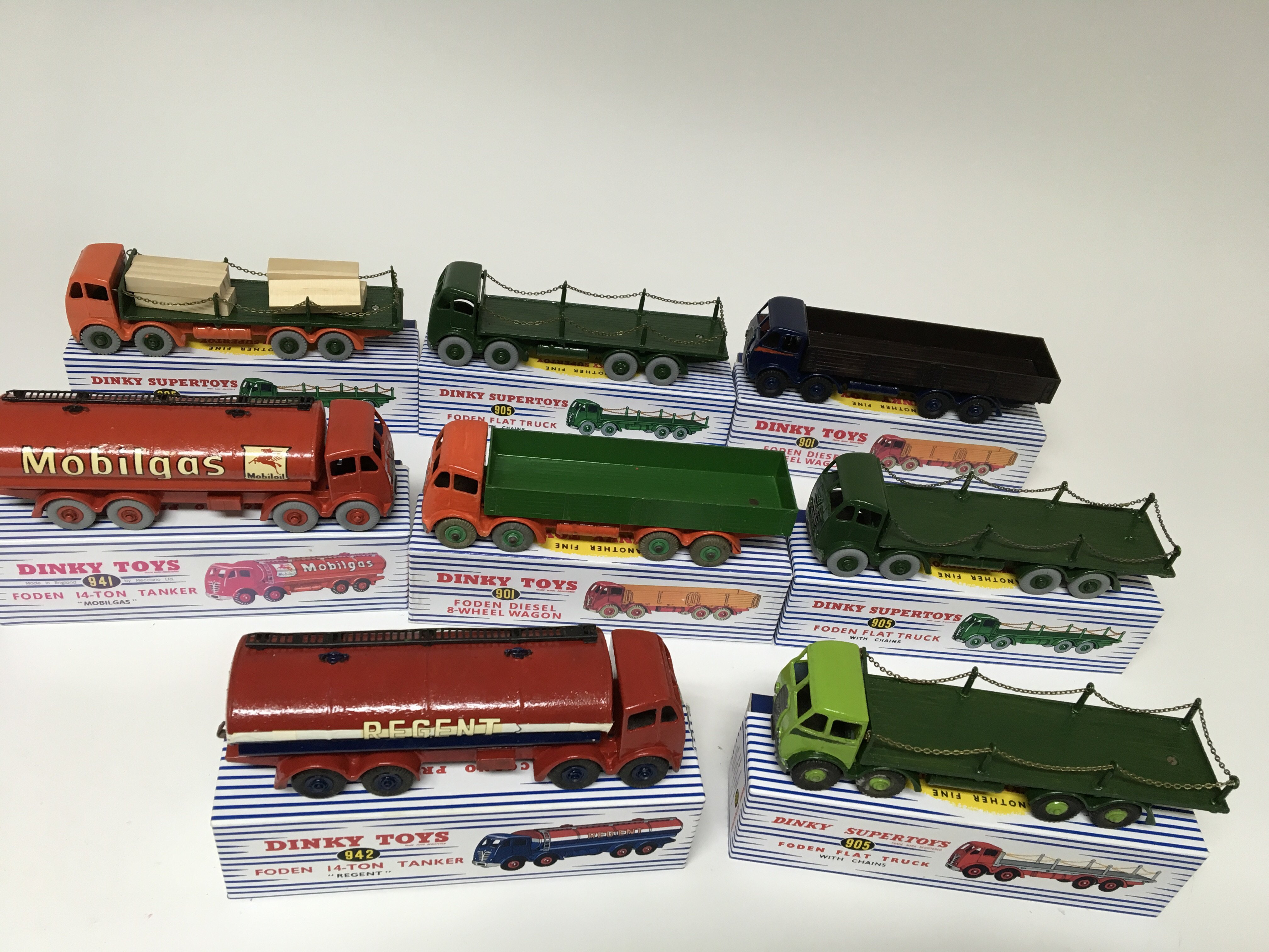 Dinky Supertoys, including Foden 14-ton tanker - R