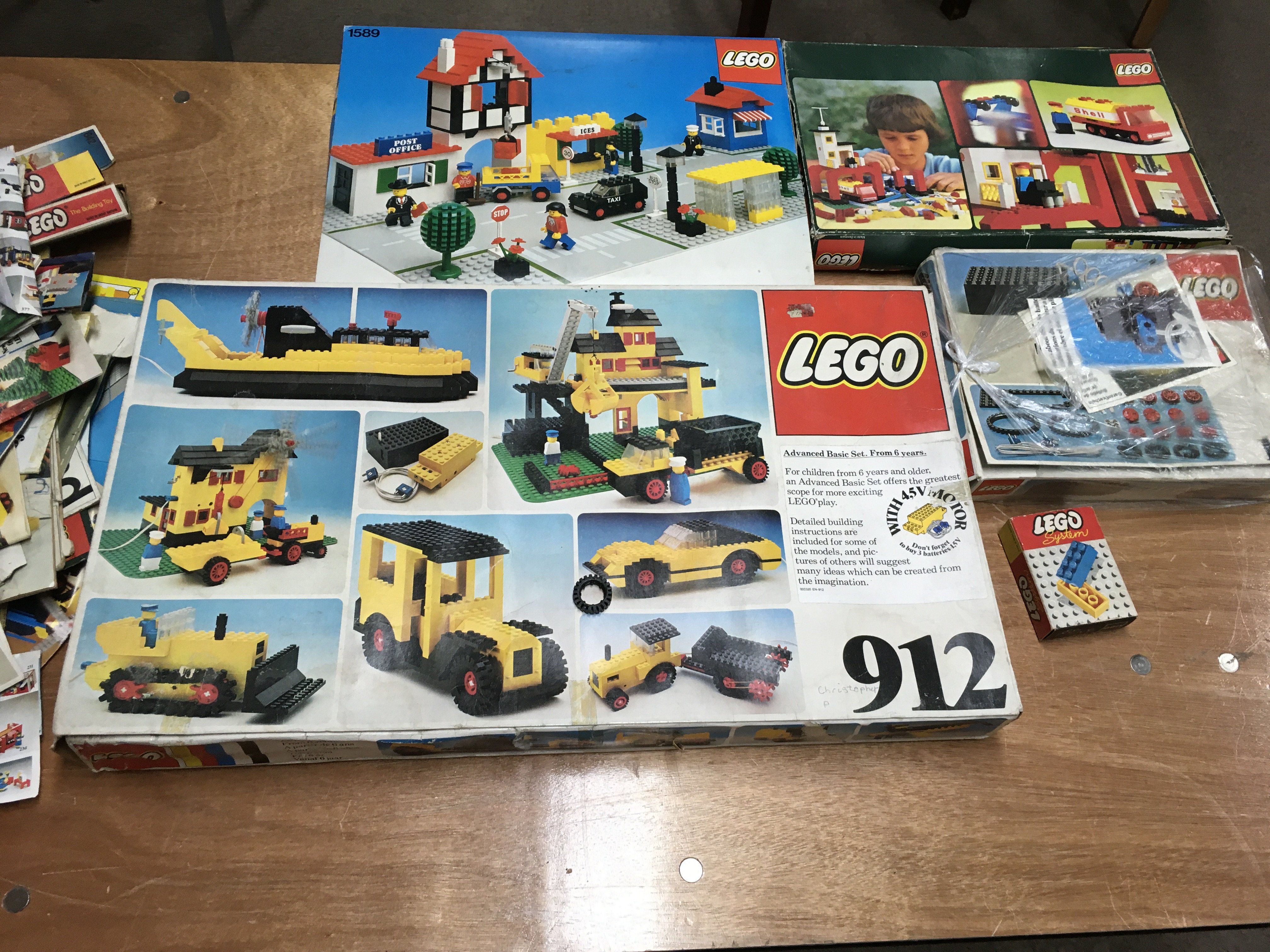 Lego , a large collection of boxed models including vintage 1960s and 70s - Image 9 of 10