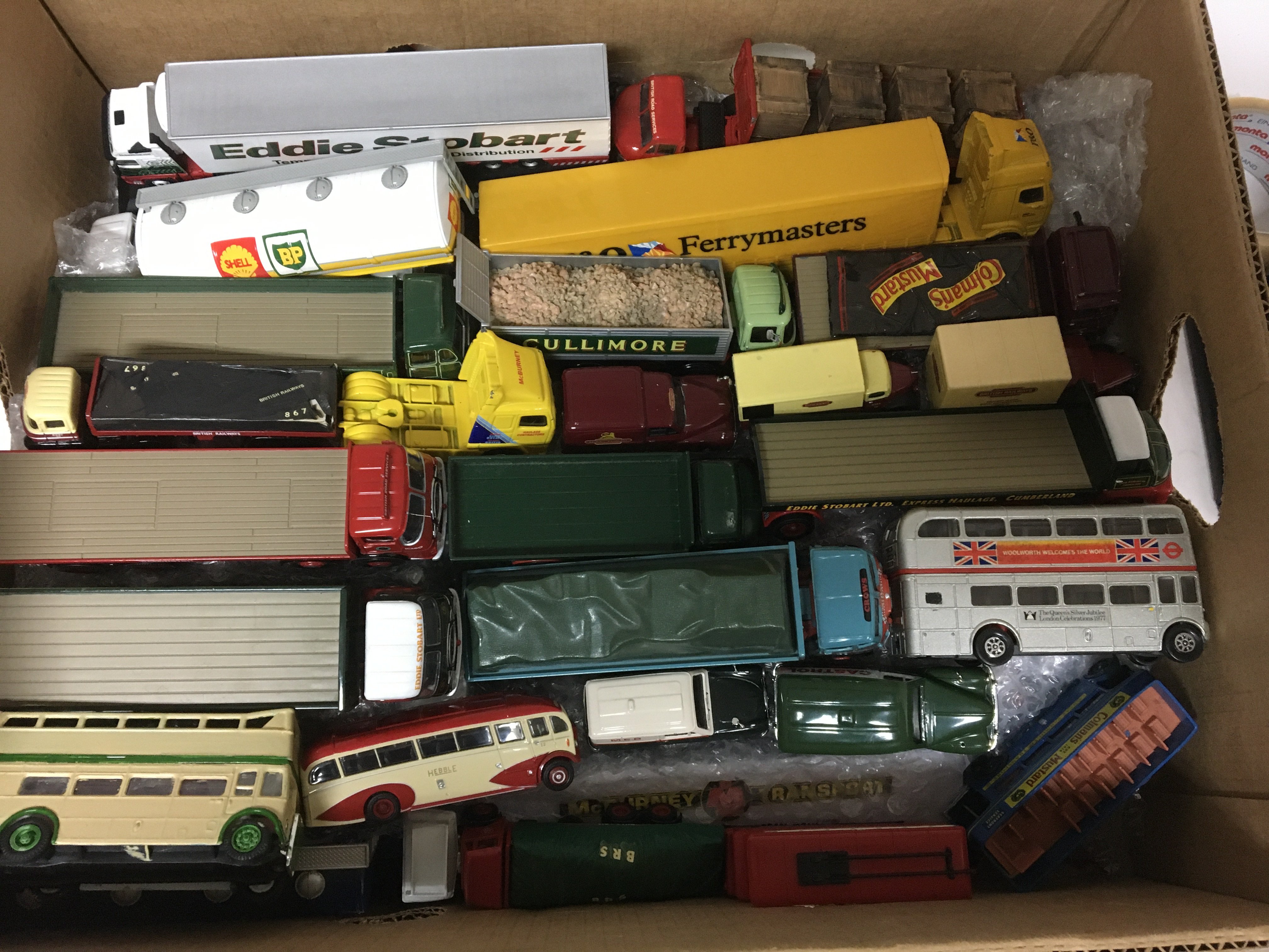 A collection of loose die cast vehicles including - Image 3 of 3