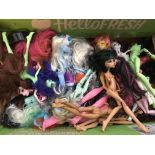 A collection of loose Monster high figures and clothes
