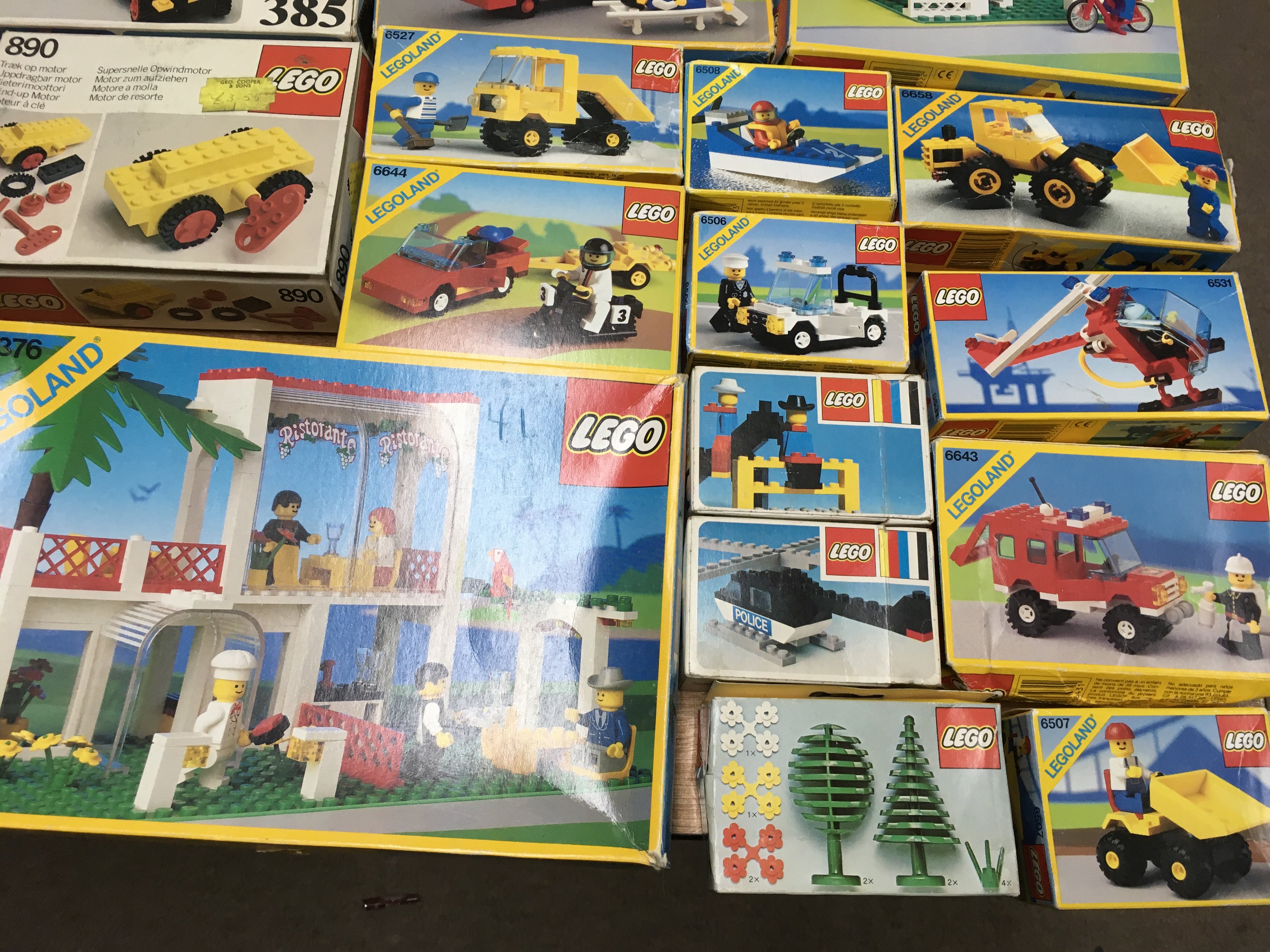 Lego , a large collection of boxed models including vintage 1960s and 70s - Image 6 of 10
