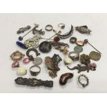 A collection of silver jewellery and oddments.